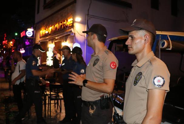 Kaleiçi'nde ekiplerin 'huzur' uygulaması