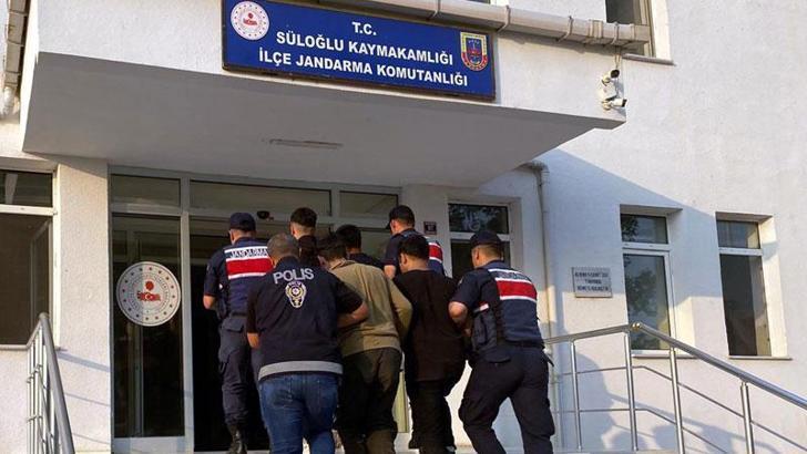 Edirne'de 16 kaçak göçmen ile 2 organizatör şüphelisi yakalandı