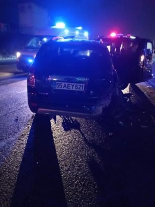 4 kişinin yaralandığı kazaya yardım etmek istedi, hayatını kaybetti