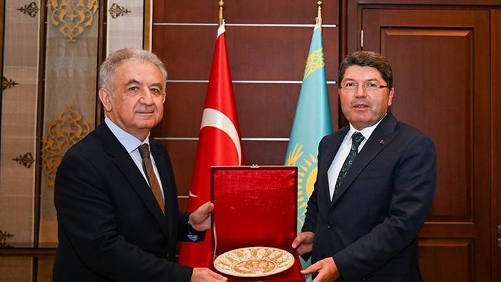 Bakan Tunç, Kazakistan’da Türk iş insanları ile bir araya geldi