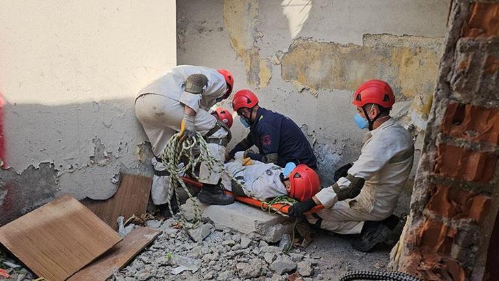 Yarışmaya hazırlanan madencilerden arama kurtarma tatbikatı
