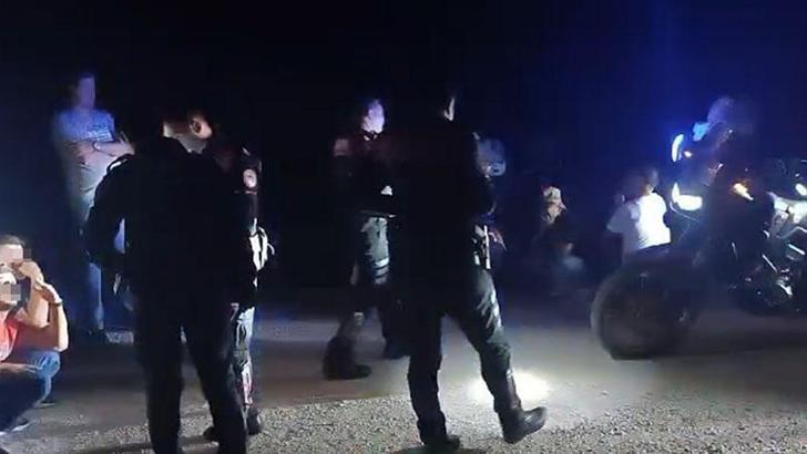 Uygulama yapan yunus timleri durdurdukları araçta silah ele geçirdi