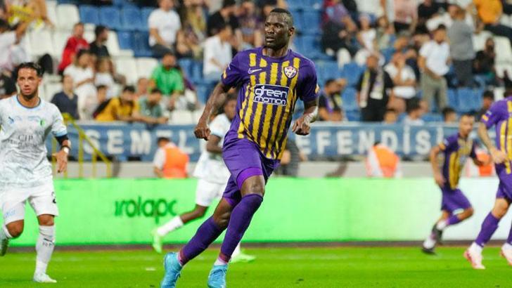 Mame Thiam: Arda Turan, çok büyük bir futbolcuydu ve çok büyük bir kariyere sahipti