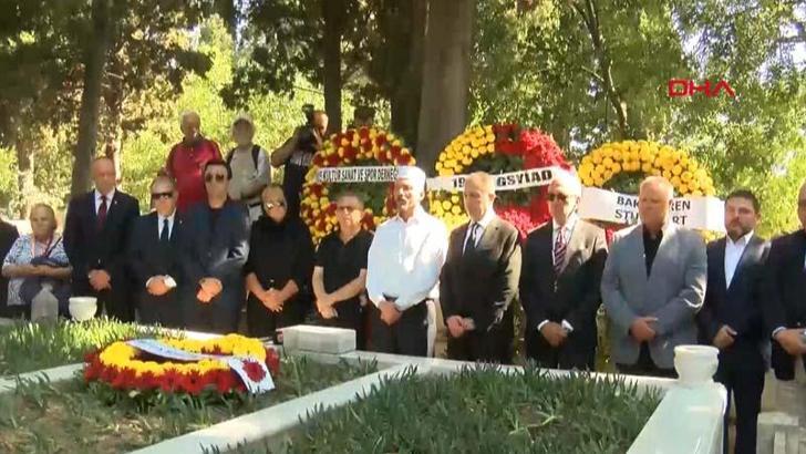 Metin Oktay, kabri başında anıldı