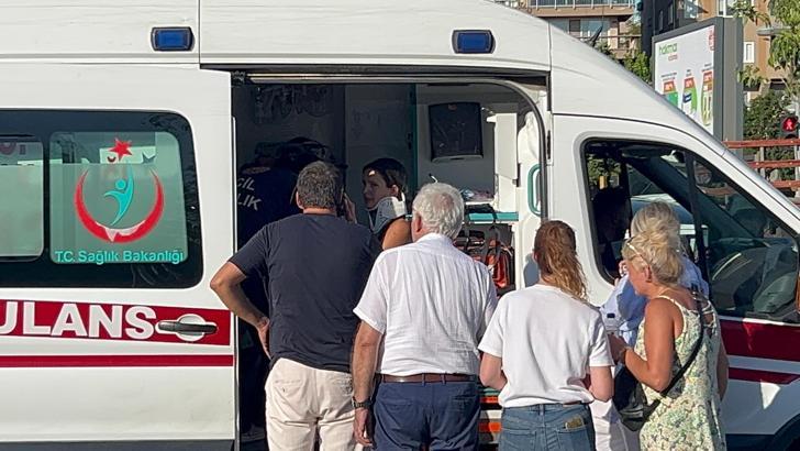 İstanbul- Kartal Sahil Yolu'nda Kaza: 2'si Çocuk 5 Yaralı