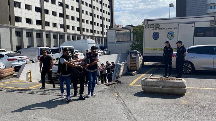 Üsküdar’da Kemal Çağlar Temel cinayetinde gözaltındaki 17 şüpheli adliyeye sevk edildi