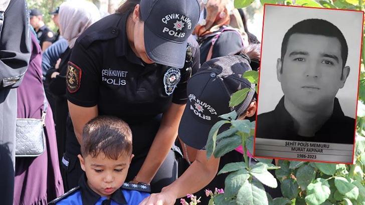 Kavgayı ayırmak isterken şehit olan polis memuru, kabri başında anıldı