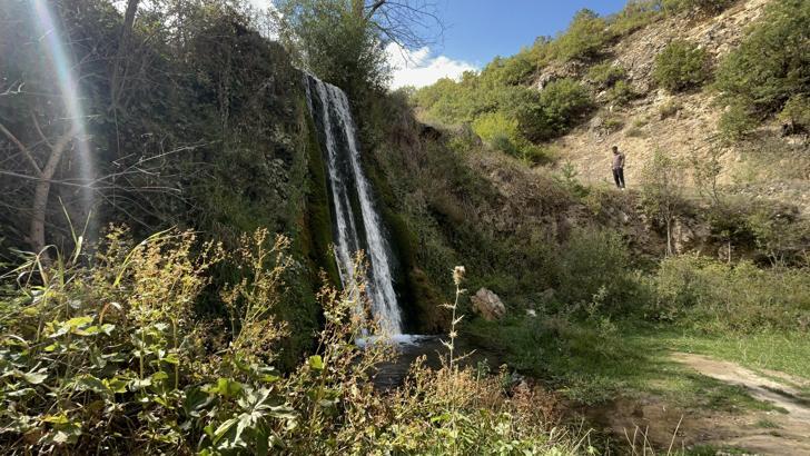 Karakale Ormanları'ndaki saklı cennet; Çakraz Şelalesi