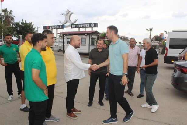 Gençlik ve Spor İl Müdürü Göksun Öz, Erdemli'de incelemelerde bulundu