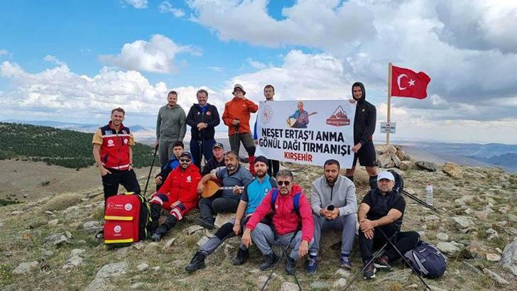Kırşehirli dağcılar, Neşet Ertaş'ı Gönül Dağı'nda andı