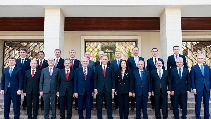 Bakan Yerlikaya, yeni atanan valilerle bir araya geldi