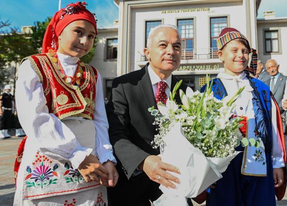 Kırklareli'ye atanan Vali Uğur Turan, görevine başladı