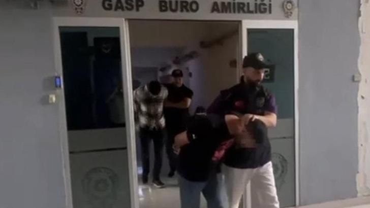 İzmir'de oto galeriye silahlı saldırıda 2 gözaltı