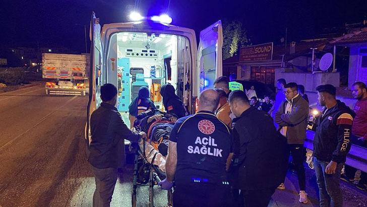 Manisa'da iki motosiklet çarpıştı; 2 arkadaş yaralandı