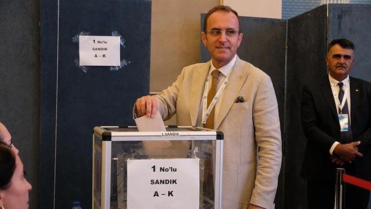 Geleneksel Türk Okçuluk Federasyonu'nda Cengiz Toksöz yeniden başkan seçildi