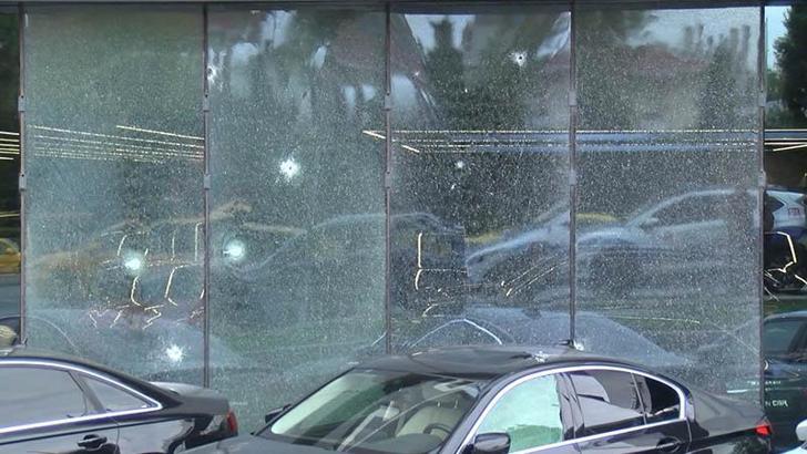 Ataşehir’de oto galeriye silahlı saldırı
