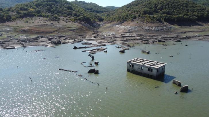 Bakacak Barajı'ndaki köyün kalıntıları gün yüzüne çıktı / Ek fotoğraflar