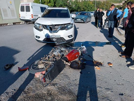 Malatya'da otomobil motosiklete çarptı: 1 yaralı