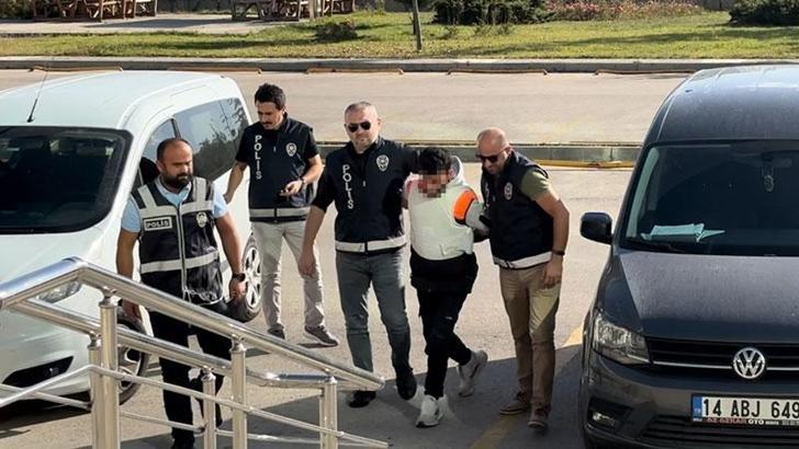 Markette kasiyere bıçakla tehdit; o anlar kamerada, şüpheli tutuklandı