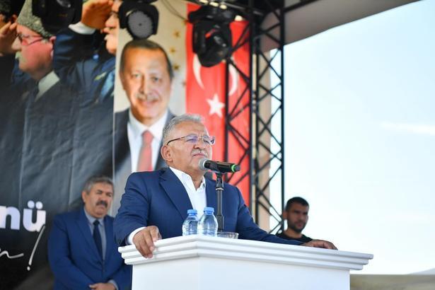 Büyükşehir Belediyesi'nden üniversitede öğrencisi olan ailelere 5 bin TL yardım