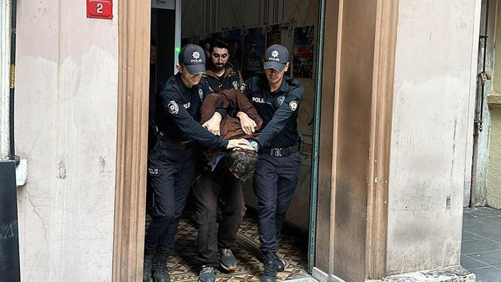 Beyoğlu'nda polise bıçakla saldıran şüpheli tutuklandı