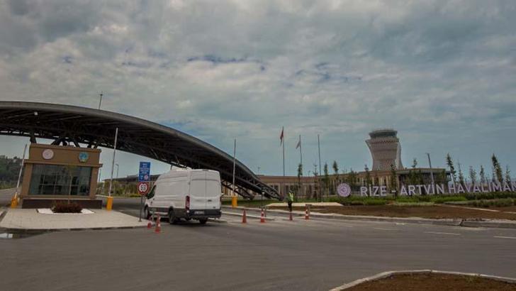 Havalimanına yıldırım düştü; personel şok geçirdi