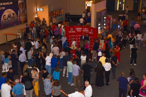 Başkan Aydar, Ceyhanlıları 'Atatürk 2' filmiyle buluşturdu