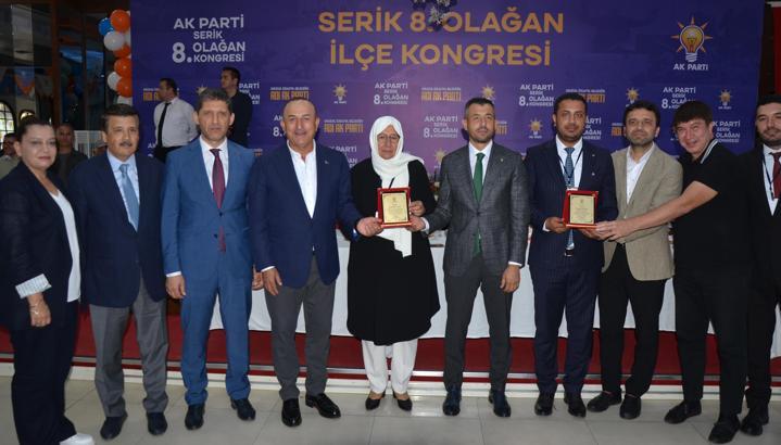 AK Parti Serik'te Söker başkan seçildi