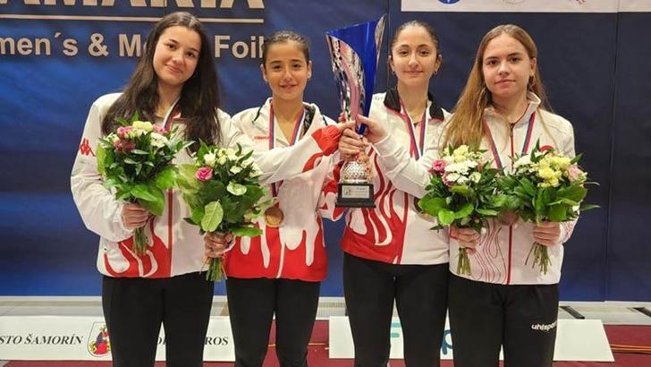 Eskrimde yıldız takımlardan iki madalya