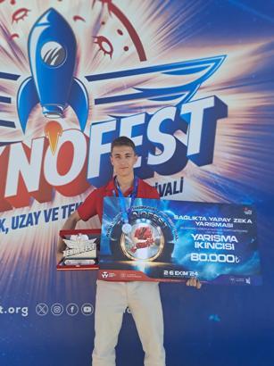 Liseli Ahmet, meme kanserinin önceden tespit edilmesini sağlayan yazılımıyla Türkiye 2'inci oldu