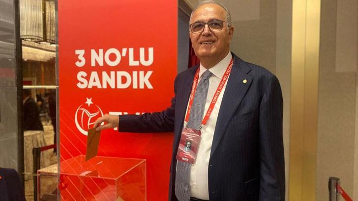 Mehmet Akif Üstündağ tekrar Voleybol Federasyonu başkanı seçildi