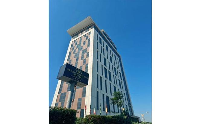 İş insanı Serdar Özyurt, Royal Stay Palace Oteli satın aldığını duyurdu