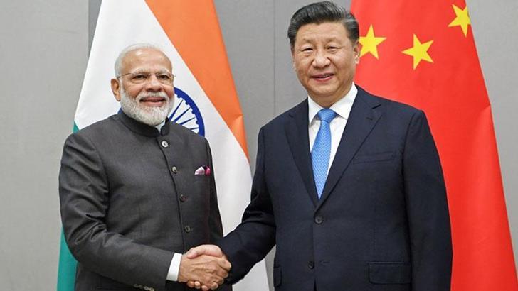 Çin Devlet Başkanı Şi ve Hindistan Başbakanı Modi bir araya geldi