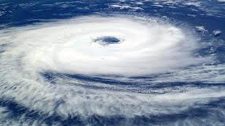 Hindistan'da tropik fırtına alarmı: 300 bin kişi tahliye edildi