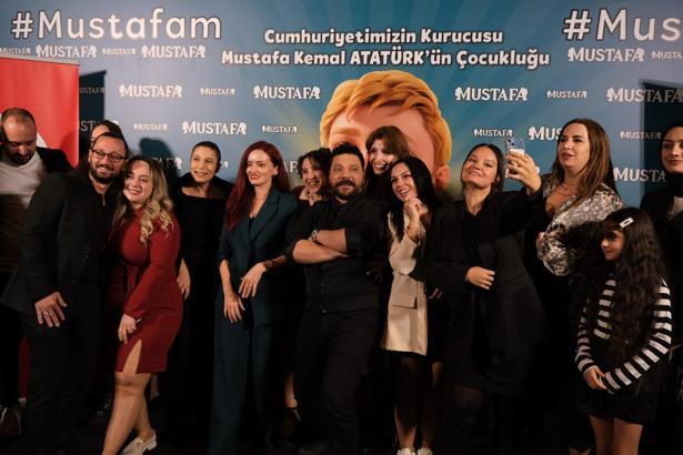 Mustafa’ filminin İstanbul galasına yoÄŸun ilgi: Atatürk’ün çocukluÄŸu beyaz perdede izlendi