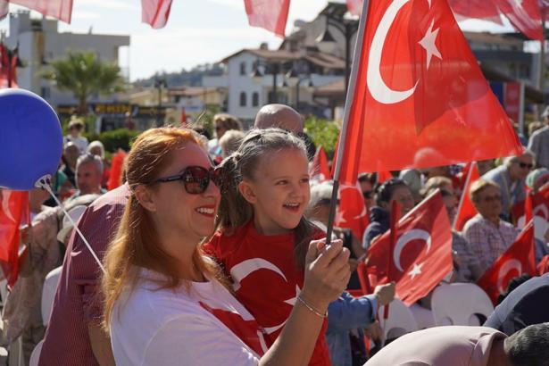 İzmir'de 101'inci yılda Cumhuriyet Bayramı coşkusu yaşanacak