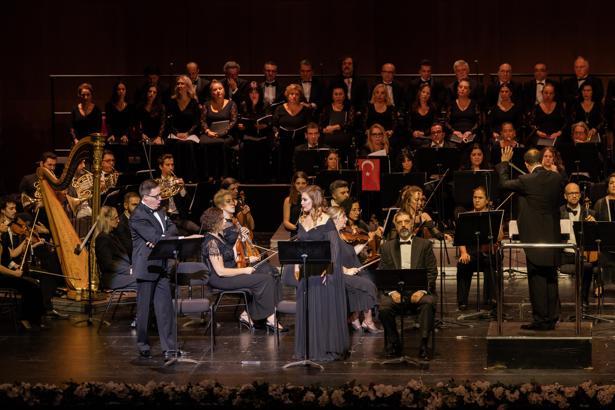 İstanbul- Özsoy operası, Cumhuriyet'in 101'inci yılında sanatseverlerle buluştu