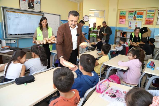 Başkan Kırgöz'den öğrencilere beslenme desteği