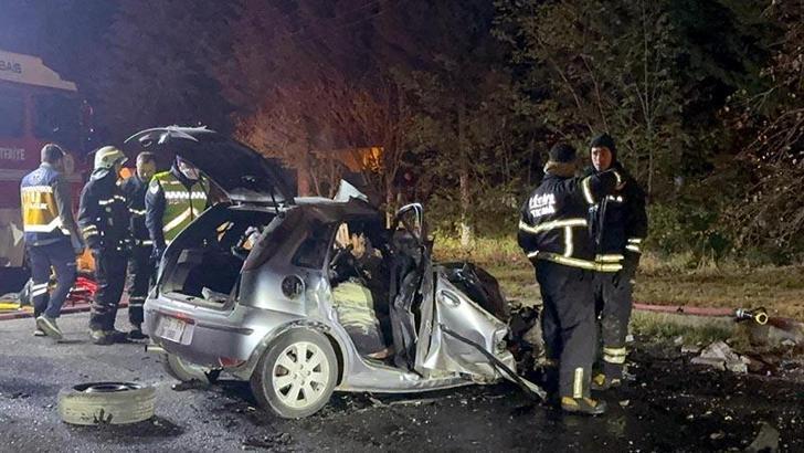 5 kişinin hayatını kaybettiği kazada iş makinesine çarpan otomobilin ölen sürücüsü asli kusurlu bulundu