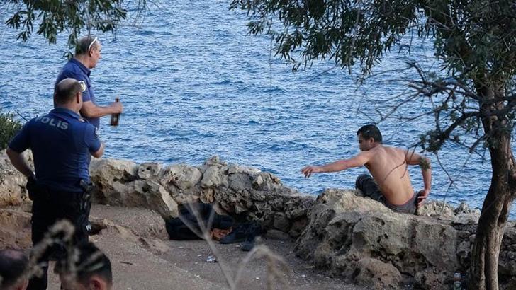 30 metrelik falezlere çıktı, annesinin aranmasını istedi