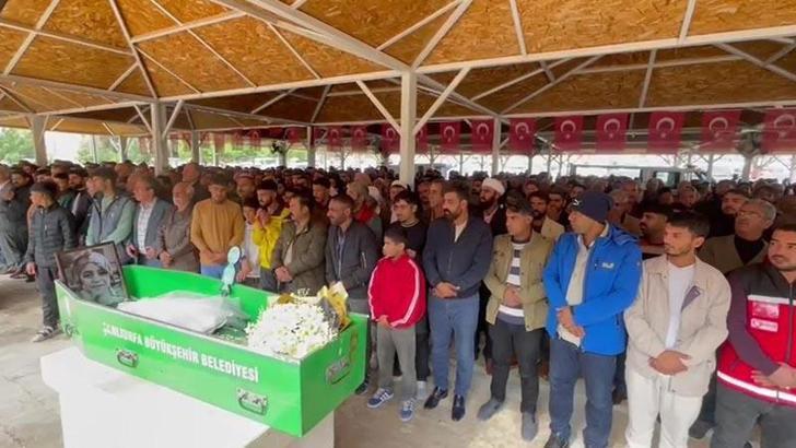 İstanbul’da öldürülen Şirin, gelinlik ve papatyalarla son yolculuğuna uğurlandı