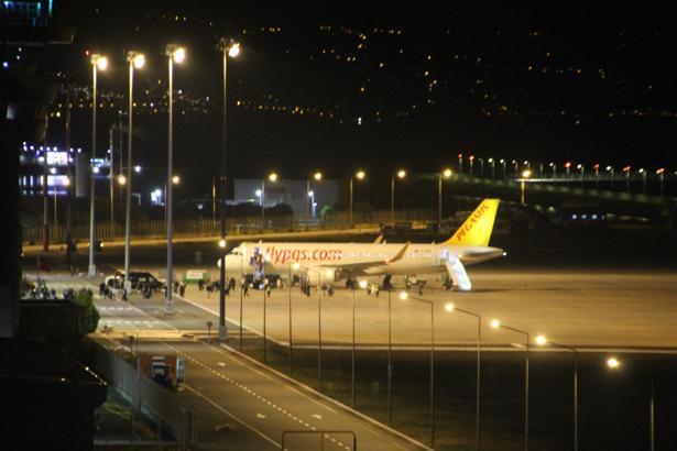 Bakım çalışmaları tamamlanan Ordu- Giresun Havalimanı’na ilk uçak indi