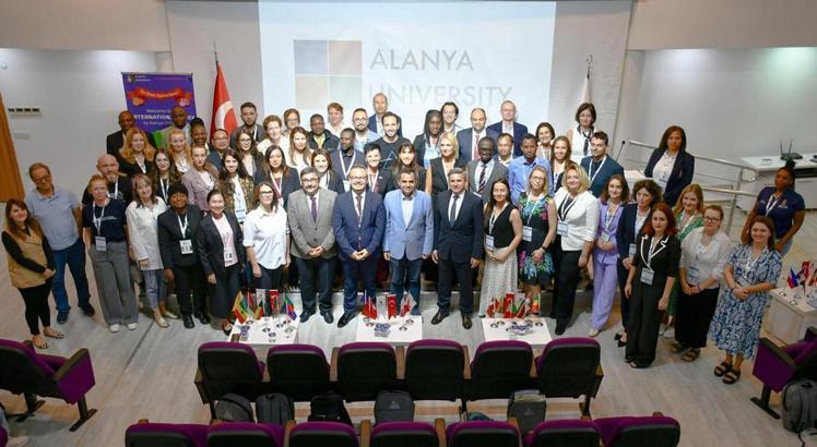 20 ülkeden 26 üniversitenin akademisyenleri Alanya'da buluştu