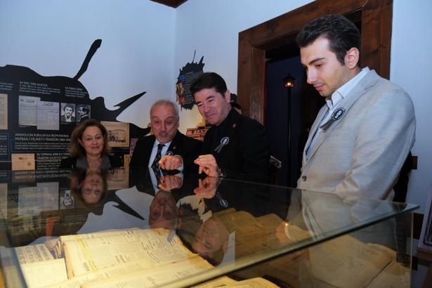 '86 yıl olmuş ama hala bütün dünyanın konuştuğu bir Mustafa Kemal Atatürk'ümüz var'