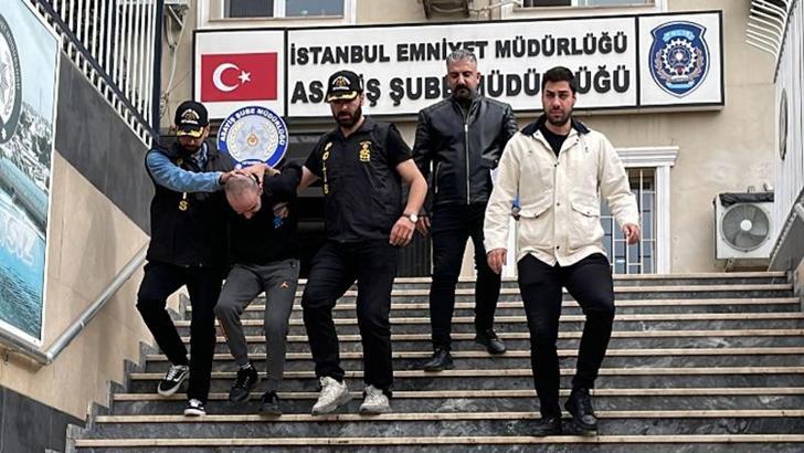 Evinde 400 bin kişinin telefon numarası ve kimlik bilgileri çıktı