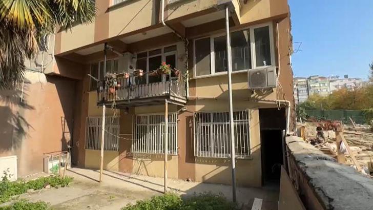Güngören'de 54 yıllık binaya kaçak balkon yapıp metal boruyla desteklediler
