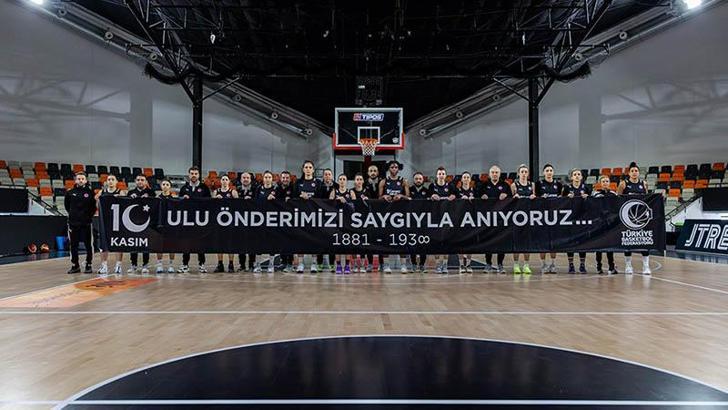 Potanın Perileri, Slovakya maçı öncesi Atatürk'ü andı