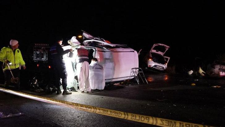Burdur'da zincirleme kaza: 2 ölü, 6 yaralı