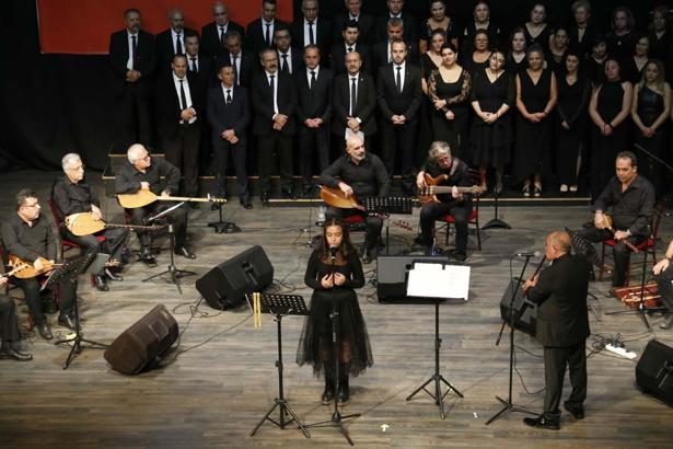 Aydın Ata'sını sevdiği türkülerle andı