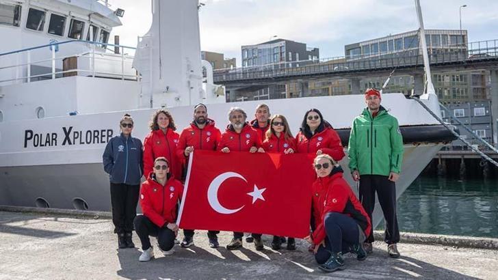 Türk bilim insanları, iklim değişikliği araştırmaları için kutuplarda düzenlenen sefere katıldı